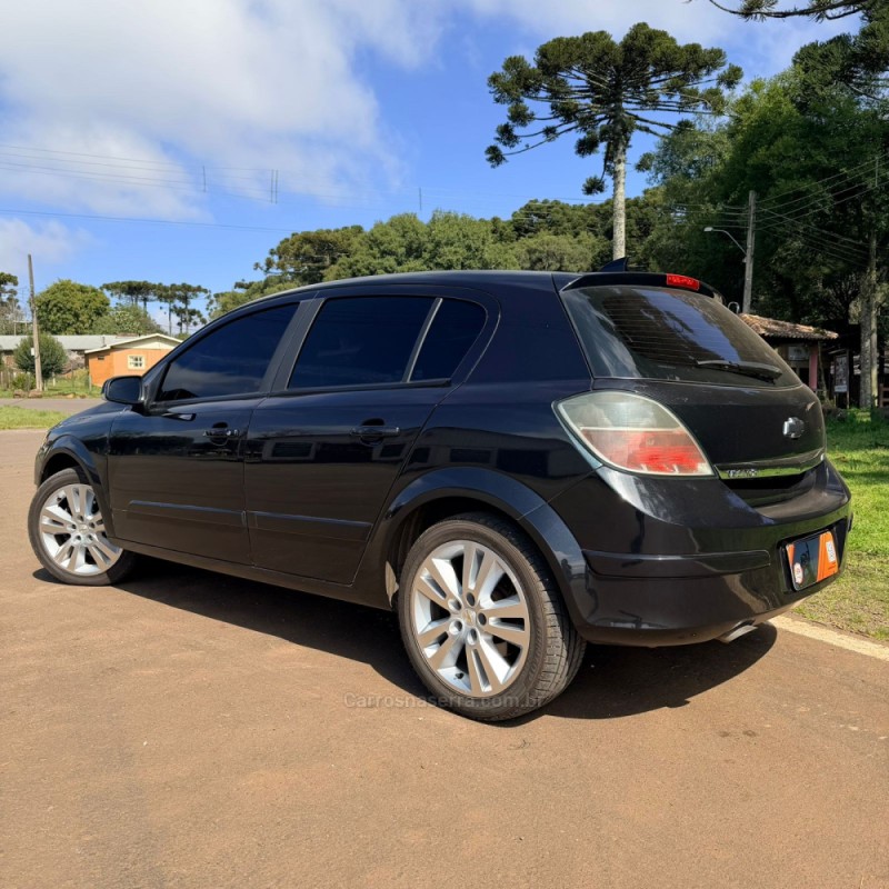 VECTRA 2.0 MPFI GT HATCH 8V FLEX 4P MANUAL - 2011 - VACARIA