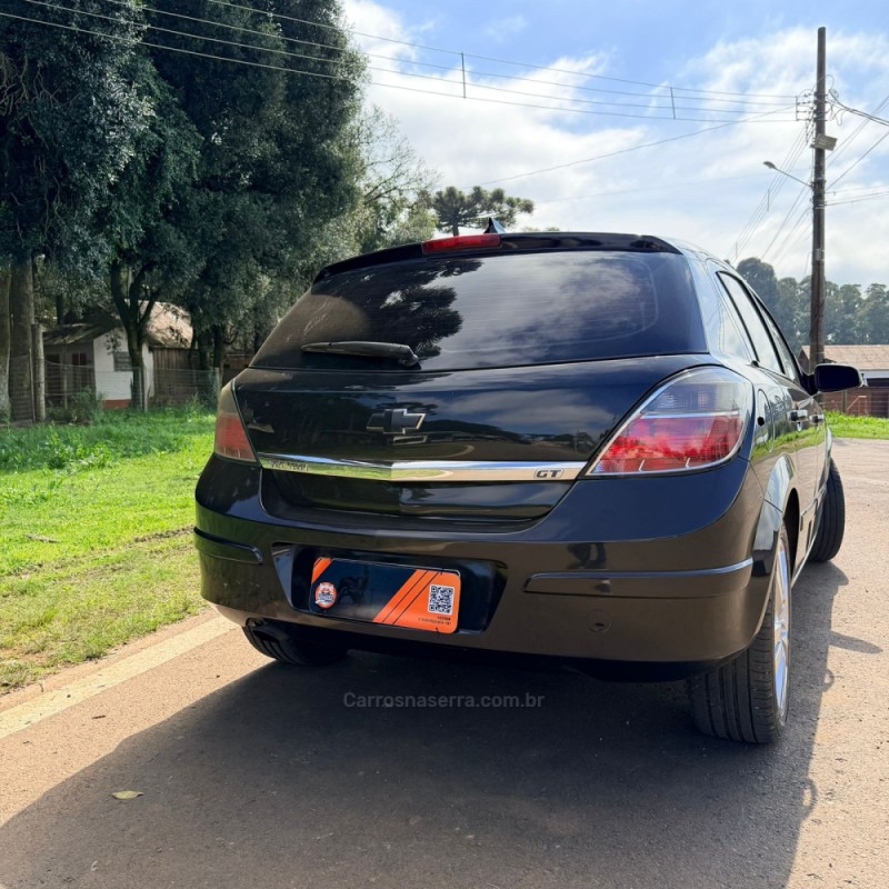 VECTRA 2.0 MPFI GT HATCH 8V FLEX 4P MANUAL - 2011 - VACARIA