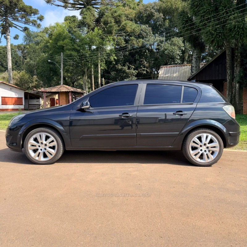 VECTRA 2.0 MPFI GT HATCH 8V FLEX 4P MANUAL - 2011 - VACARIA