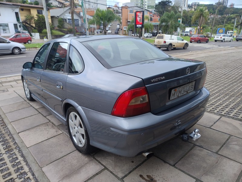VECTRA 2.2 MPFI CHALLENGE 16V GASOLINA 4P MANUAL - 2001 - CAXIAS DO SUL