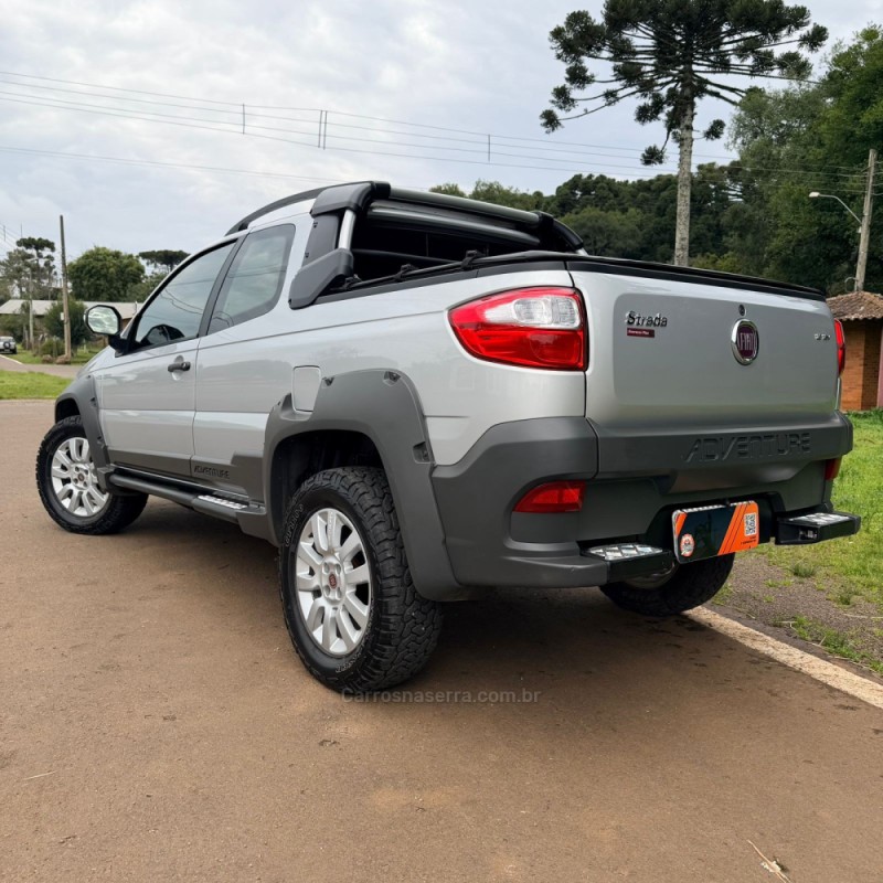 STRADA 1.8 MPI ADVENTURE CD 16V FLEX 3P MANUAL - 2015 - VACARIA