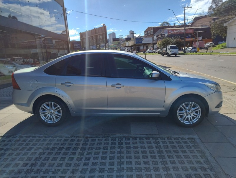 FOCUS 2.0 GLX SEDAN 16V FLEX 4P MANUAL - 2011 - CAXIAS DO SUL