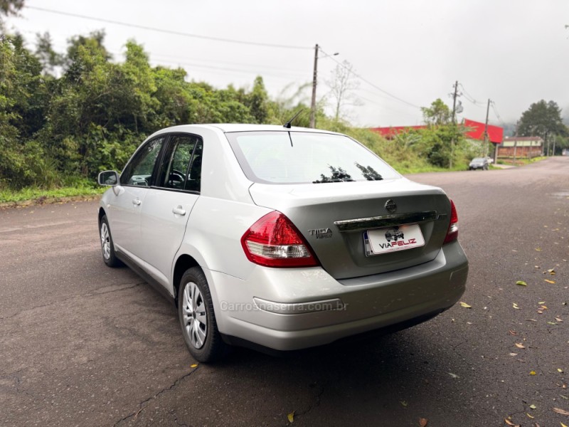 TIIDA 1.8 SEDAN 16V FLEX 4P MANUAL - 2012 - FELIZ