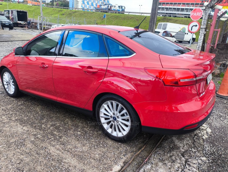 FOCUS 2.0 TITANIUM 16V FLEX 4P AUTOMÁTICO - 2016 - FARROUPILHA
