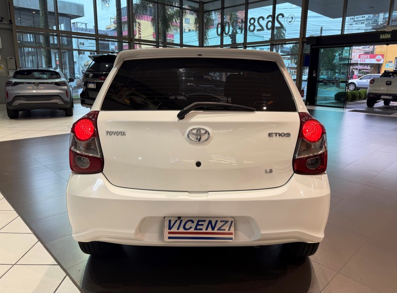 ETIOS 1.3 X 16V FLEX 4P MANUAL - 2020 - FARROUPILHA