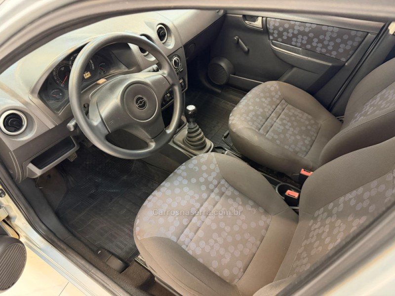 PRISMA 1.4 MPFI JOY 8V FLEX 4P MANUAL - 2010 - BOM RETIRO DO SUL