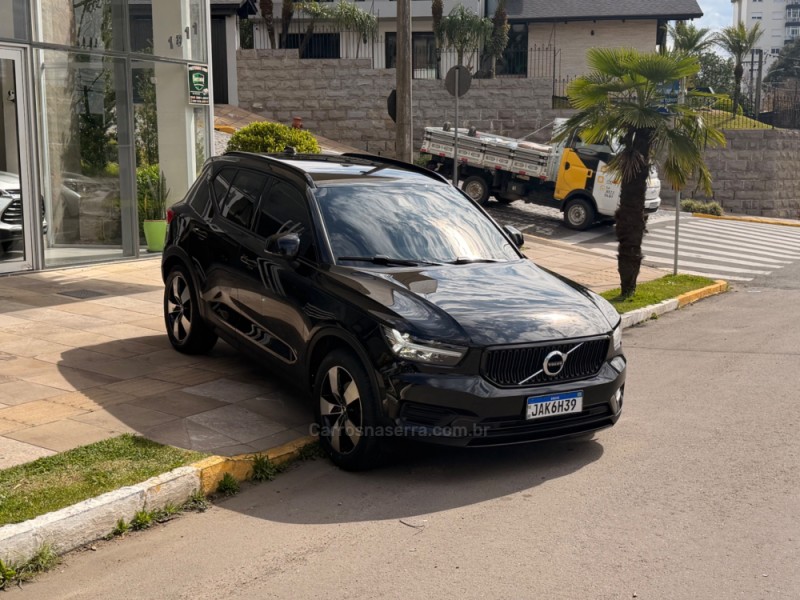 XC 40 2.0 T4 GASOLINA MOMENTUM 190CV FWD  - 2021 - FARROUPILHA