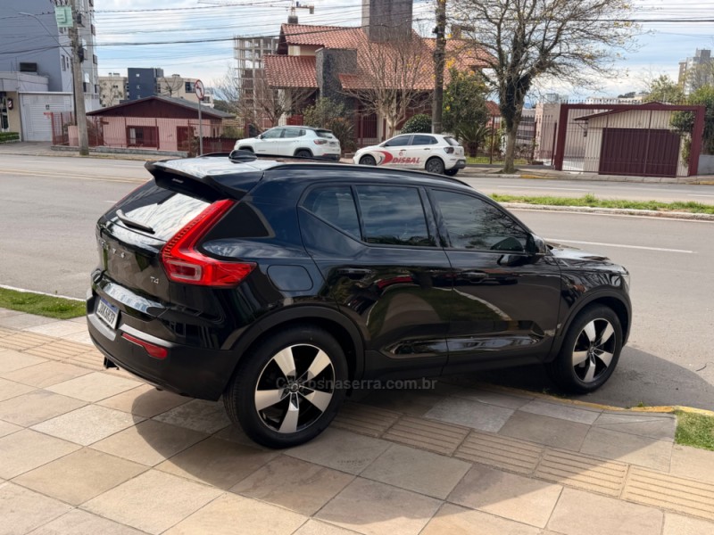 XC 40 2.0 T4 GASOLINA MOMENTUM 190CV FWD  - 2021 - FARROUPILHA