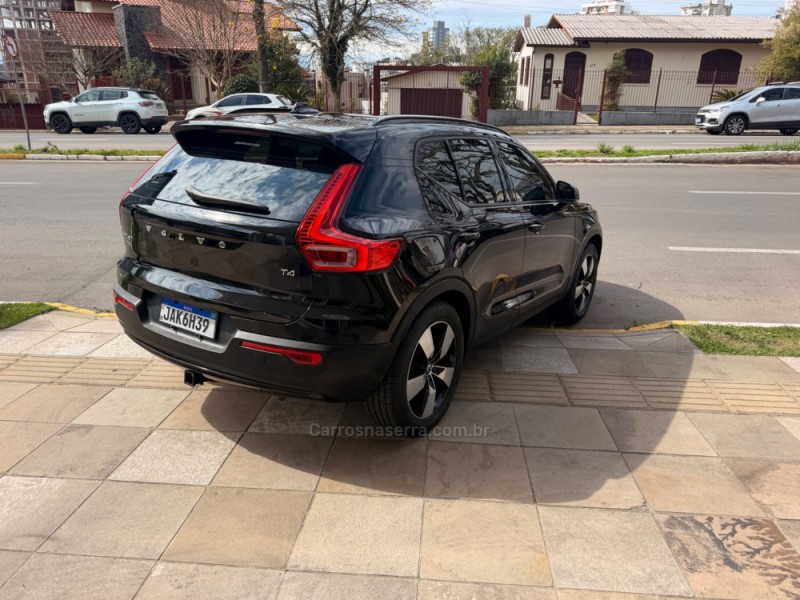 XC 40 2.0 T4 GASOLINA MOMENTUM 190CV FWD  - 2021 - FARROUPILHA