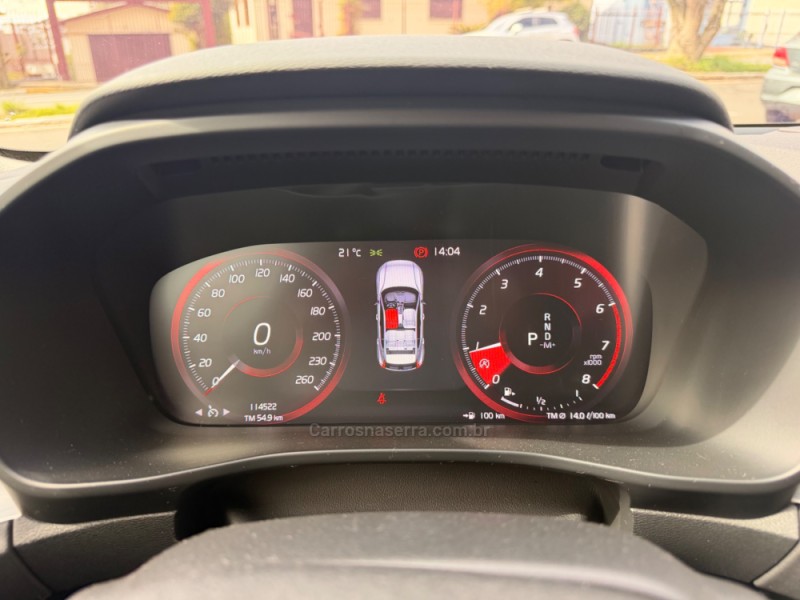 XC 40 2.0 T4 GASOLINA MOMENTUM 190CV FWD  - 2021 - FARROUPILHA