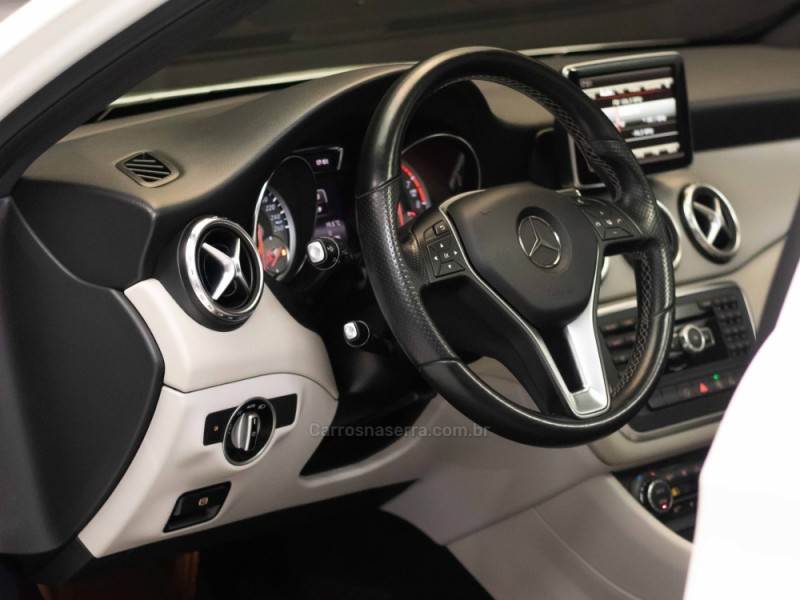 GLA 250 2.0 16V TURBO GASOLINA VISION 4P AUTOMÁTICO - 2015 - CAXIAS DO SUL