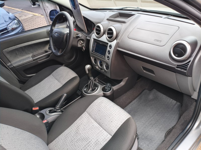FIESTA 1.6 ROCAM SEDAN 8V FLEX 4P MANUAL - 2013 - BOM PRINCíPIO