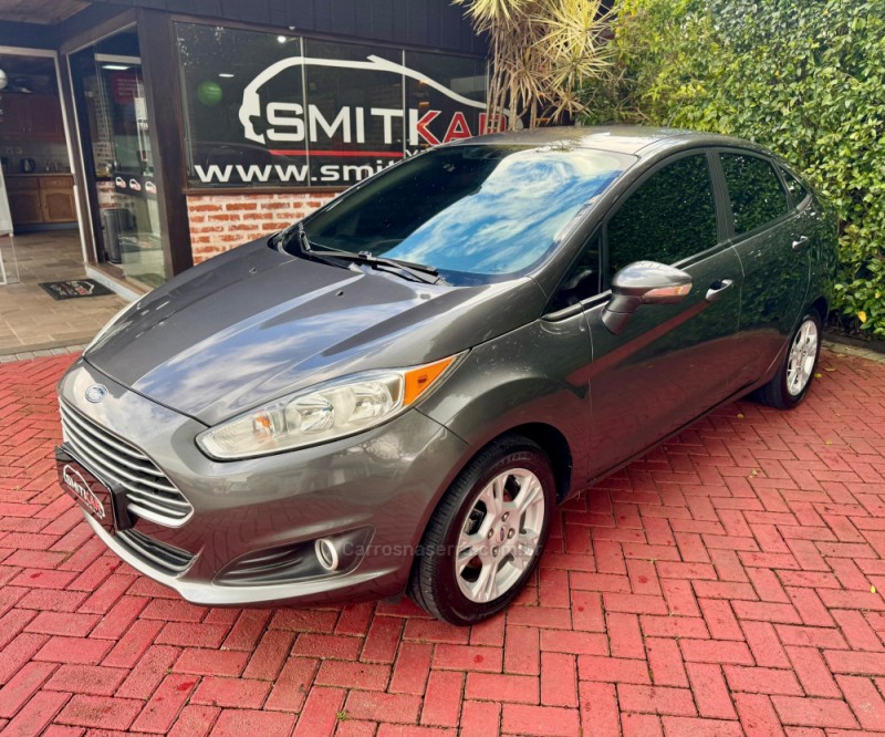 fiesta 1.6 se sedan 16v flex 4p automatico 2015 rolante