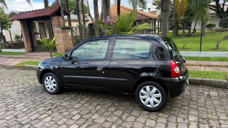CLIO 1.0 CAMPUS 16V FLEX 2P MANUAL - 2011 - FELIZ