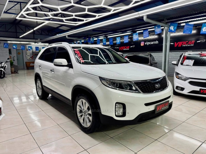 SORENTO 2.4 EX2 4X2 16V GASOLINA 4P AUTOMÁTICO - 2014 - ESTâNCIA VELHA