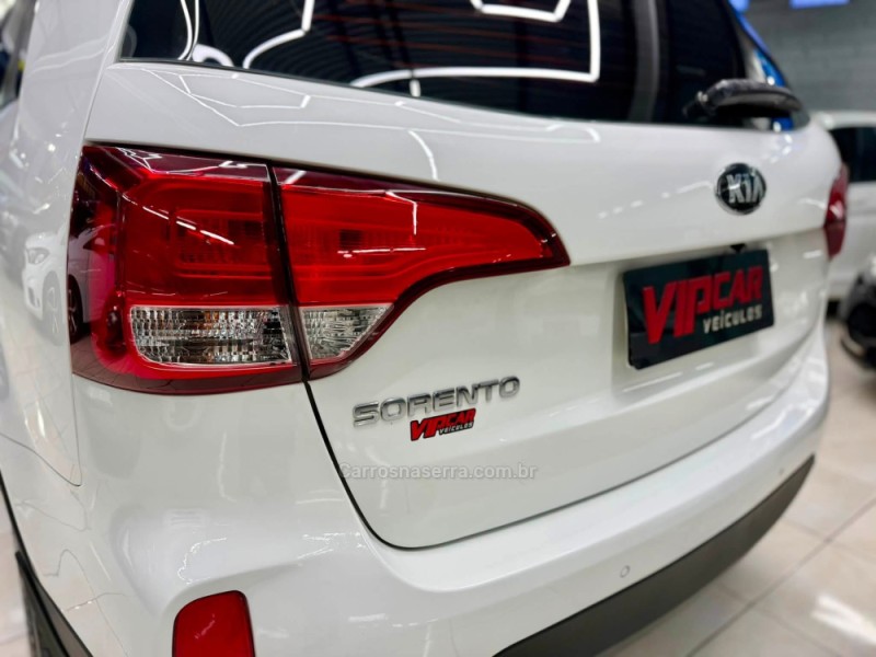 SORENTO 2.4 EX2 4X2 16V GASOLINA 4P AUTOMÁTICO - 2014 - ESTâNCIA VELHA
