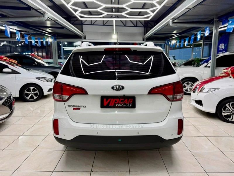 SORENTO 2.4 EX2 4X2 16V GASOLINA 4P AUTOMÁTICO - 2014 - ESTâNCIA VELHA
