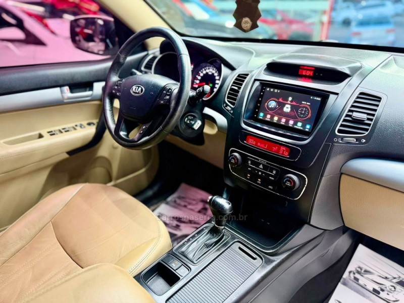 SORENTO 2.4 EX2 4X2 16V GASOLINA 4P AUTOMÁTICO - 2014 - ESTâNCIA VELHA