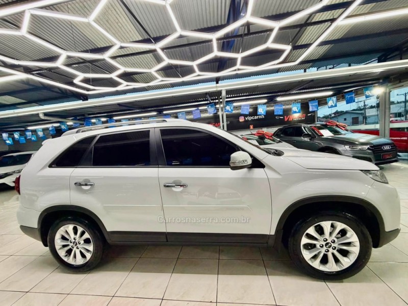 SORENTO 2.4 EX2 4X2 16V GASOLINA 4P AUTOMÁTICO - 2014 - ESTâNCIA VELHA