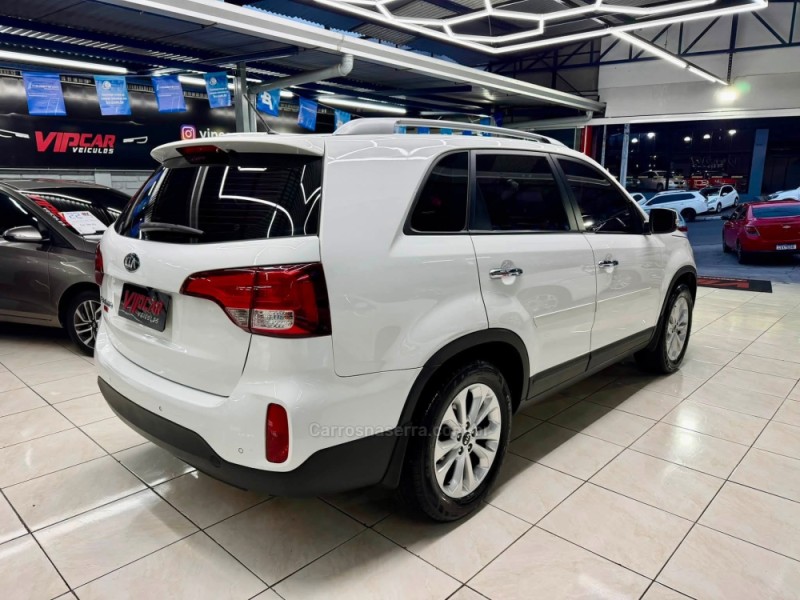 SORENTO 2.4 EX2 4X2 16V GASOLINA 4P AUTOMÁTICO - 2014 - ESTâNCIA VELHA