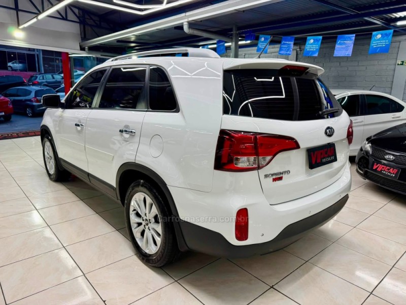 SORENTO 2.4 EX2 4X2 16V GASOLINA 4P AUTOMÁTICO - 2014 - ESTâNCIA VELHA