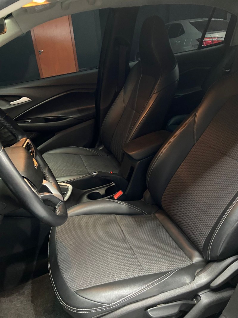 ONIX 1.0	LTZ PLUS 12V TURBO FLEX 4P AUTOMÁTICO - 2025 - FARROUPILHA