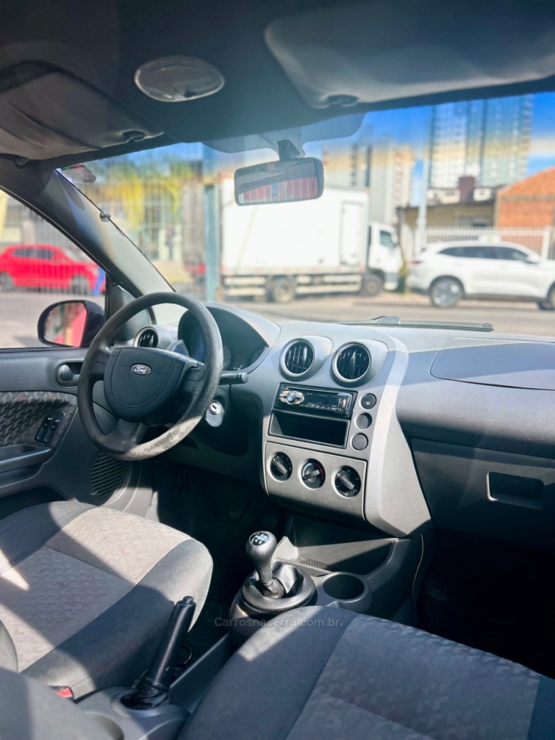 FIESTA 1.0 EDGE 8V GASOLINA 4P MANUAL - 2003 - CAXIAS DO SUL