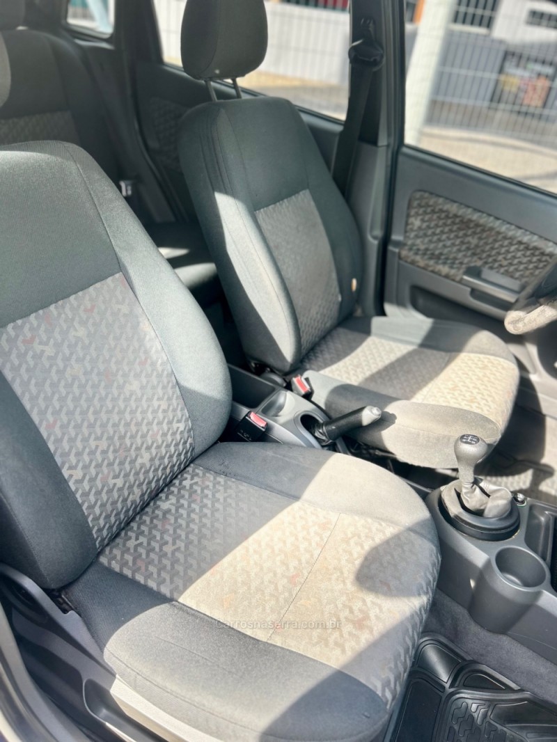FIESTA 1.0 EDGE 8V GASOLINA 4P MANUAL - 2003 - CAXIAS DO SUL