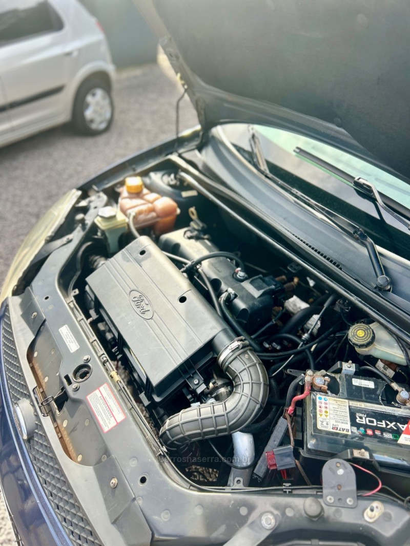 FIESTA 1.0 EDGE 8V GASOLINA 4P MANUAL - 2003 - CAXIAS DO SUL