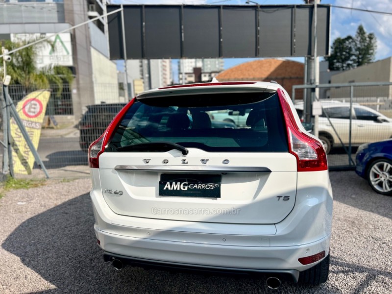 XC60 2.0 T5 R DESIGN TURBO GASOLINA 4P AUTOMÁTICO - 2014 - CAXIAS DO SUL