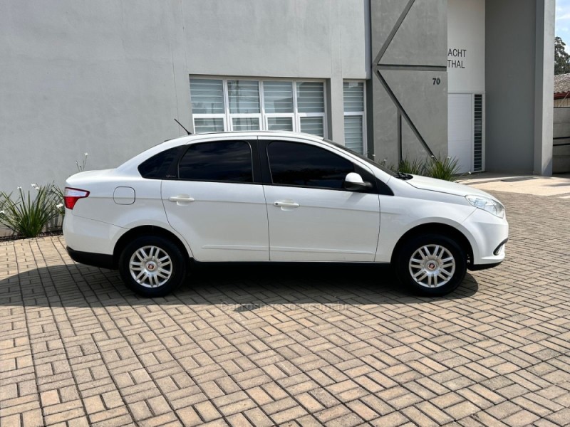 GRAND SIENA 1.4 MPI ATTRACTIVE 8V FLEX 4P MANUAL - 2013 - CAMPO BOM