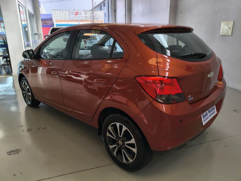ONIX 1.4 MPFI LTZ 8V FLEX 4P MANUAL - 2013 - BENTO GONçALVES