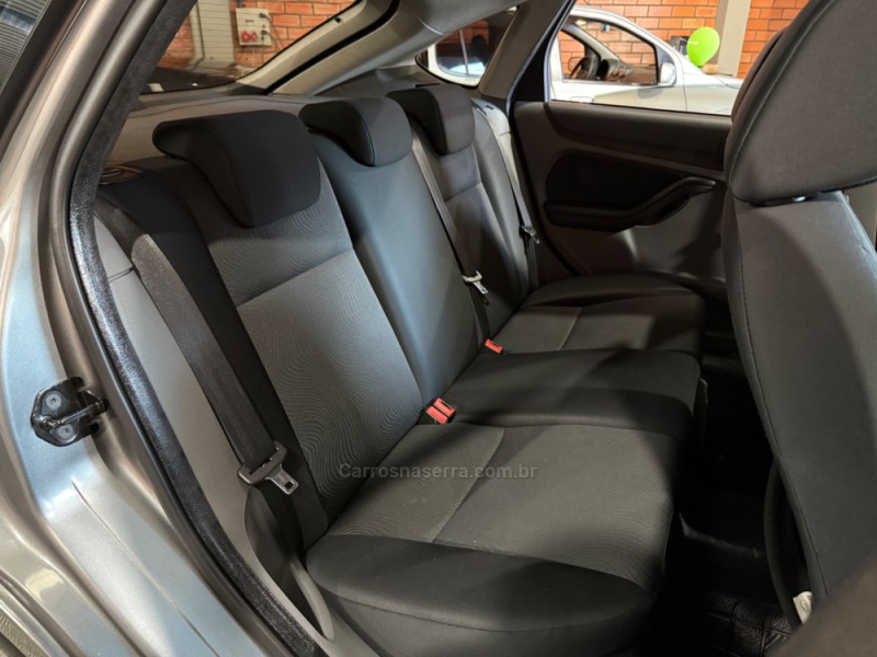FOCUS 1.6 GLX 8V FLEX 4P MANUAL - 2012 - BENTO GONçALVES