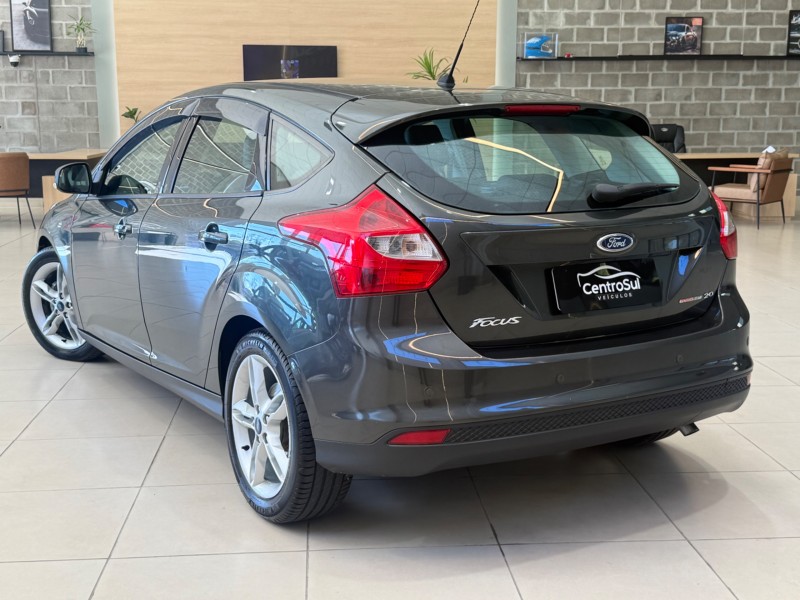 FOCUS 2.0 SE HATCH 16V FLEX 4P AUTO - 2014 - CARLOS BARBOSA