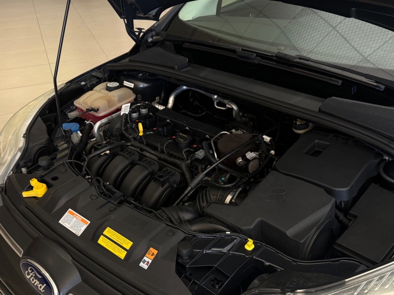 FOCUS 2.0 SE HATCH 16V FLEX 4P AUTO - 2014 - CARLOS BARBOSA