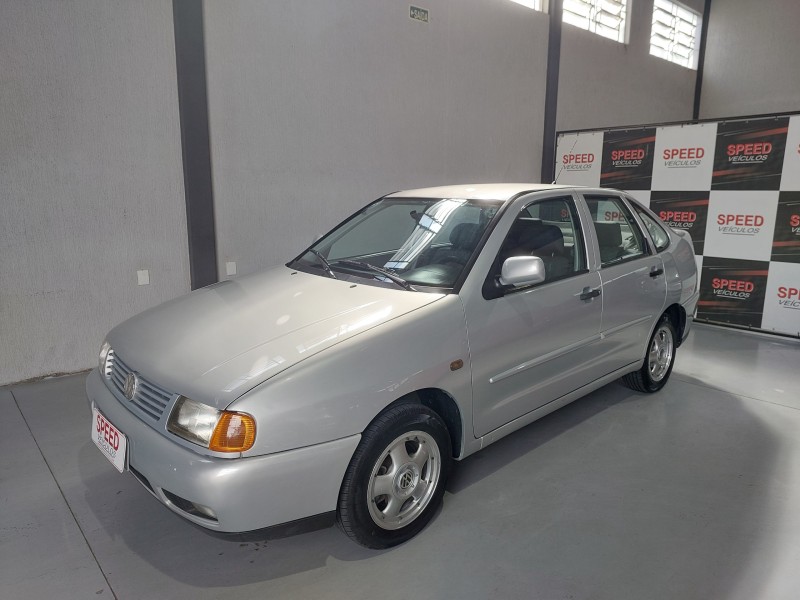 POLO SEDAN 1.6 8V GASOLINA 4P MANUAL
