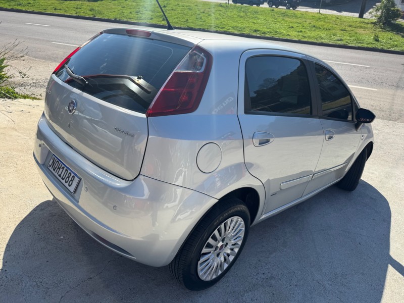 PUNTO 1.4 ATTRACTIVE ITALIA 8V FLEX 4P MANUAL - 2011 - CAXIAS DO SUL