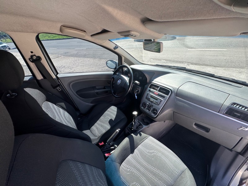 PUNTO 1.4 ATTRACTIVE ITALIA 8V FLEX 4P MANUAL - 2011 - CAXIAS DO SUL