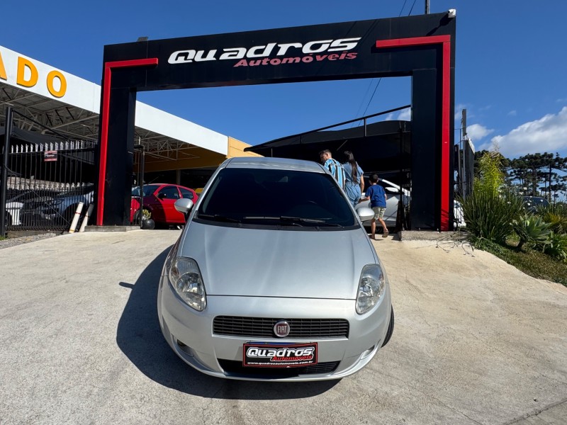 PUNTO 1.4 ATTRACTIVE ITALIA 8V FLEX 4P MANUAL - 2011 - CAXIAS DO SUL