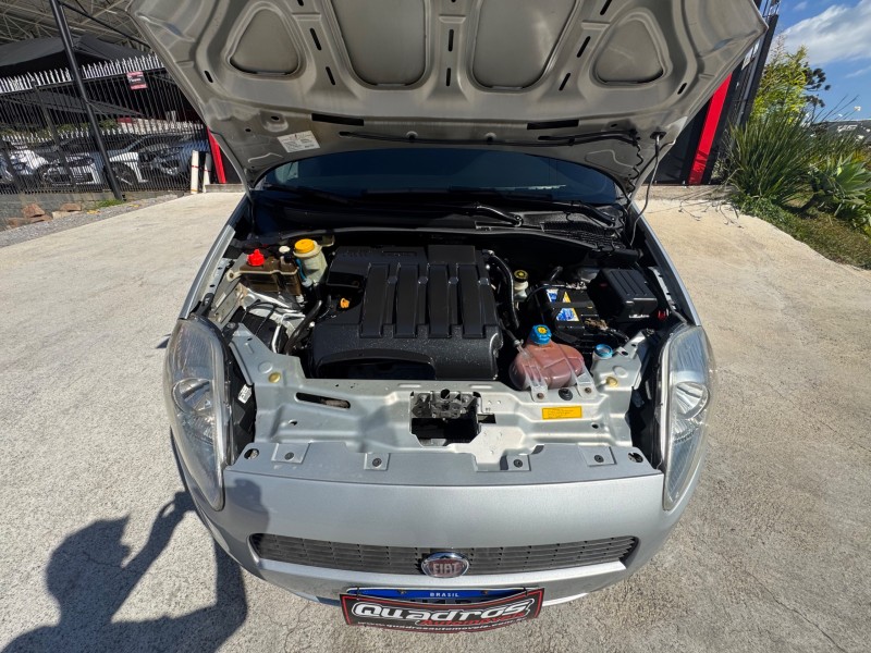 PUNTO 1.4 ATTRACTIVE ITALIA 8V FLEX 4P MANUAL - 2011 - CAXIAS DO SUL