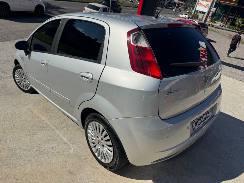 PUNTO 1.4 ATTRACTIVE ITALIA 8V FLEX 4P MANUAL - 2011 - CAXIAS DO SUL