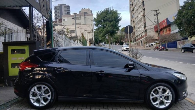 FOCUS 2.0 SE HATCH 16V FLEX 4P AUTO - 2017 - CAXIAS DO SUL