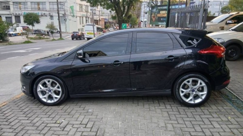 FOCUS 2.0 SE HATCH 16V FLEX 4P AUTO - 2017 - CAXIAS DO SUL