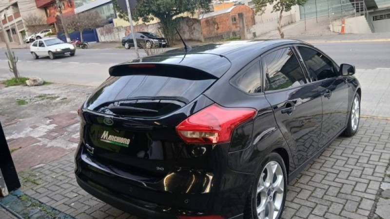 FOCUS 2.0 SE HATCH 16V FLEX 4P AUTO - 2017 - CAXIAS DO SUL