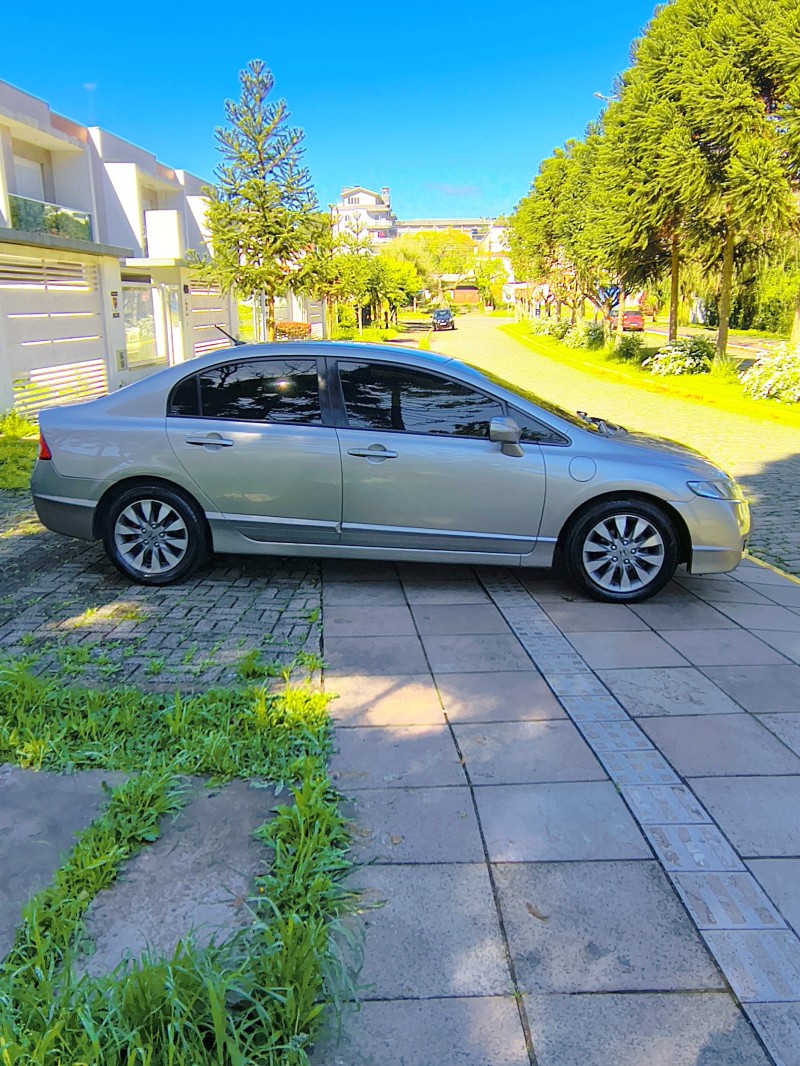 CIVIC 1.8 LXL 16V FLEX 4P AUTOMÁTICO - 2011 - FARROUPILHA