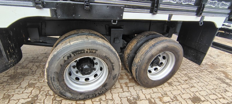 L-1620 3 EIXOS - 1997 - PORTãO