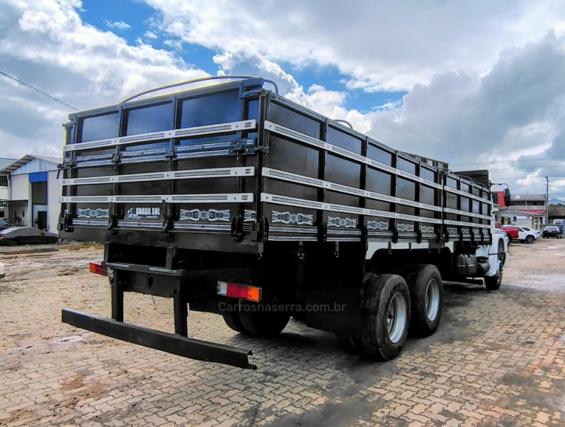 L-1620 3 EIXOS - 1997 - PORTãO