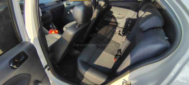VOYAGE 1.0 I TREND 16V FLEX 4P MANUAL - 2022 - PORTãO