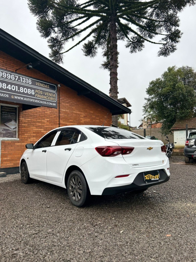ONIX 1.0 PLUS 12V TURBO 4P AUTOMÁTICO - 2023 - CANELA