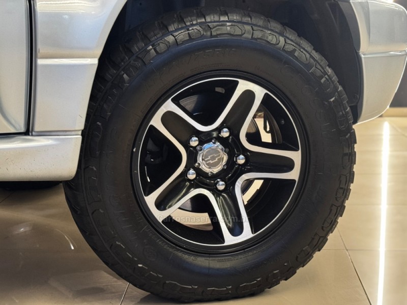 TRACKER 2.0 4X4 16V GASOLINA 4P MANUAL - 2008 - DOIS IRMãOS